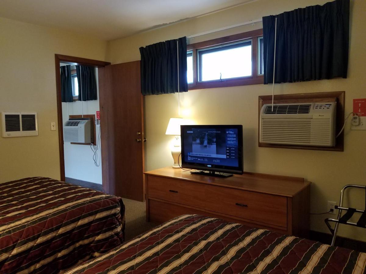 Black Hawk Motel & Suites Вісконсин Деллс Екстер'єр фото